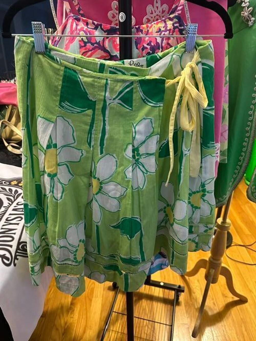 Lilly Pulitzer Vintage White Label Daisy Wrap Skirt EUC Size 2
